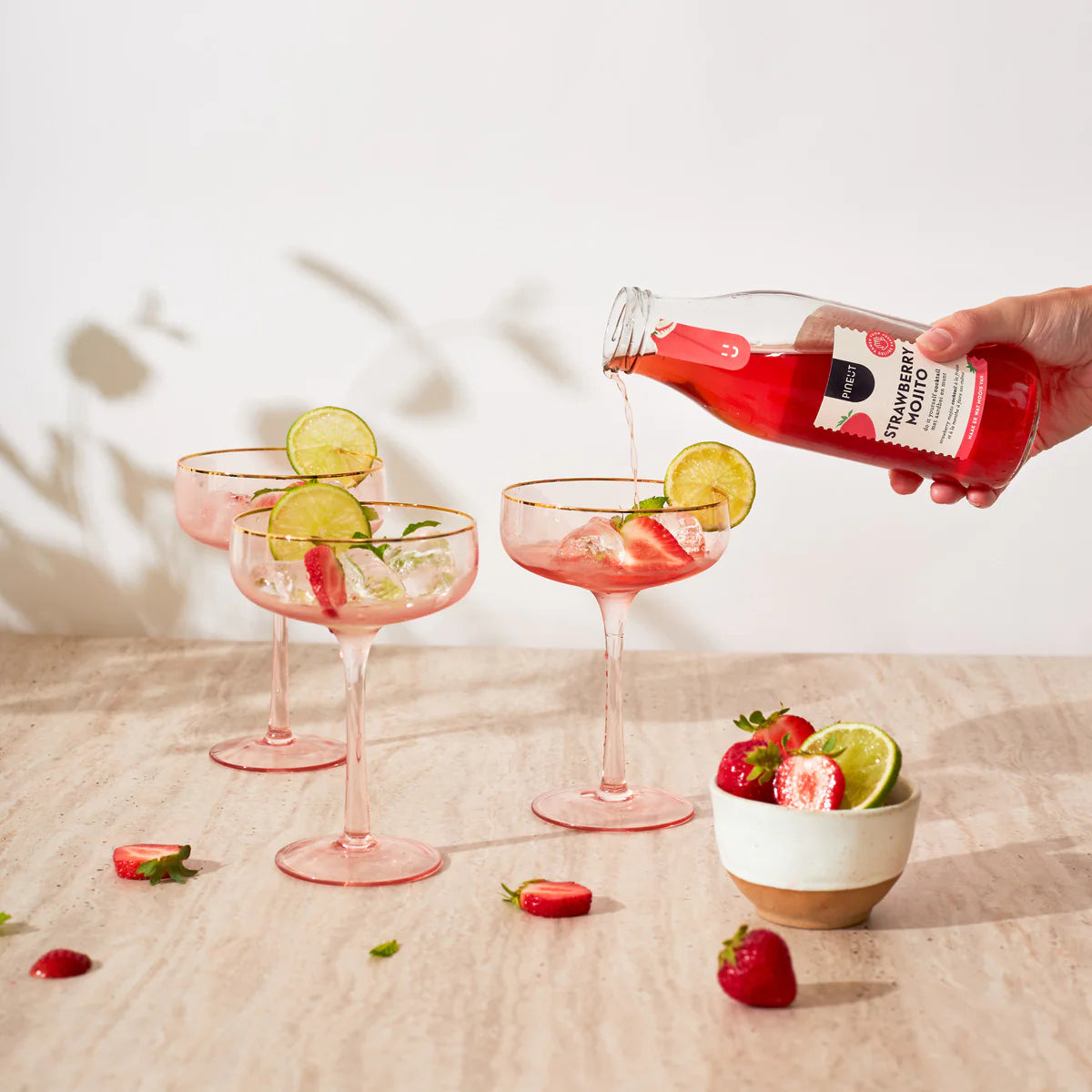 Pineut Cocktail Fles — Strawberry Mojito