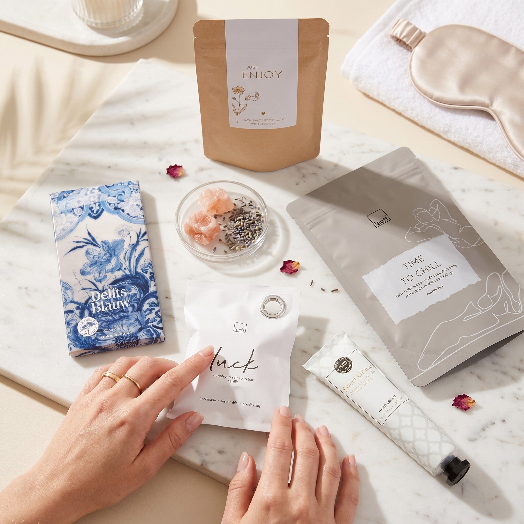 Body & Mind Brievenbuscadeau — handcrème, zeep & thee
