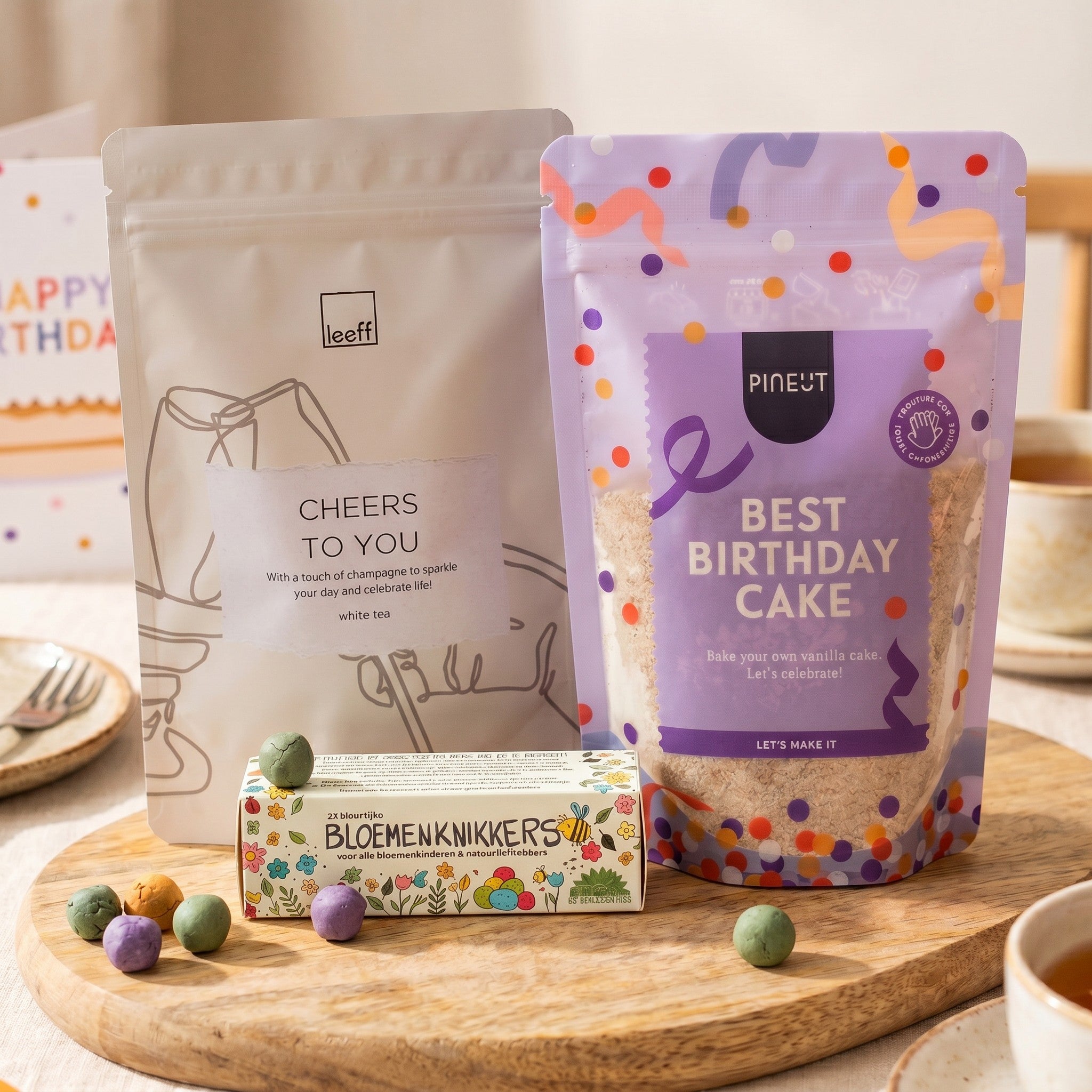 Birthday Moments Brievenbuscadeau — cakemix, thee & bloemenzaadjes