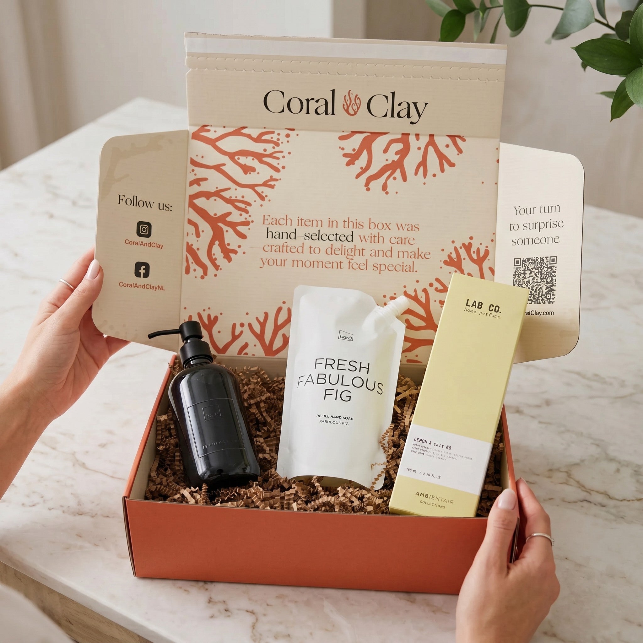 Hands & Home Signature Gift — Hand Care & Diffuser Set