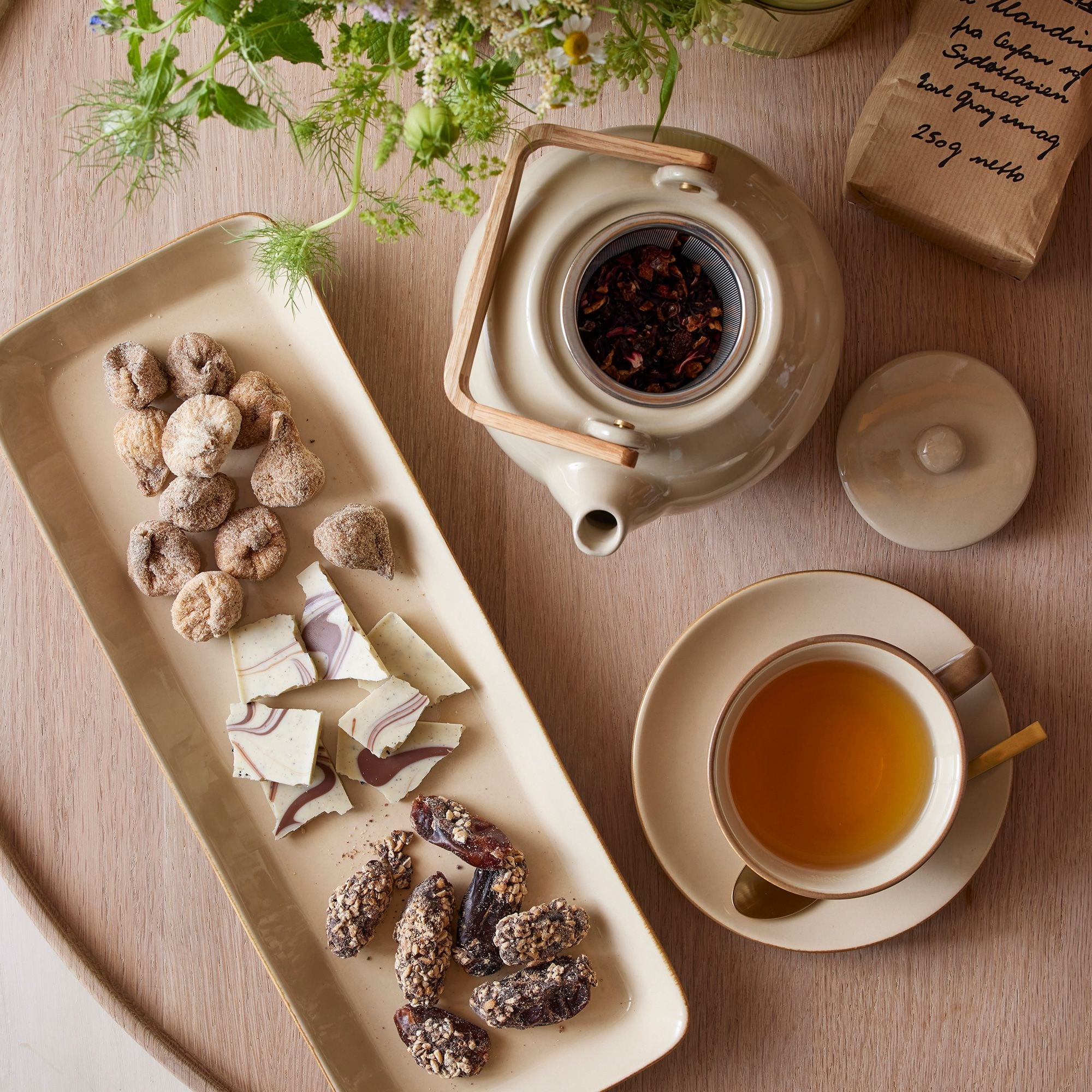 BITZ – Teapot with Strainer 1.2 L Cream